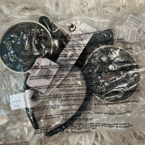 Club 33 Disney Mickey Holiday ears - Picture 4 of 5